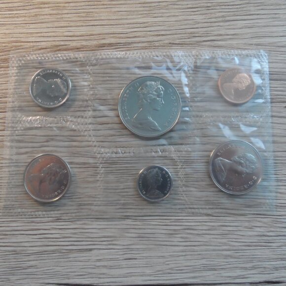 1968 Canada Uncirculated Mint Sets - Bulk lot of 5 - Picture 2 of 2